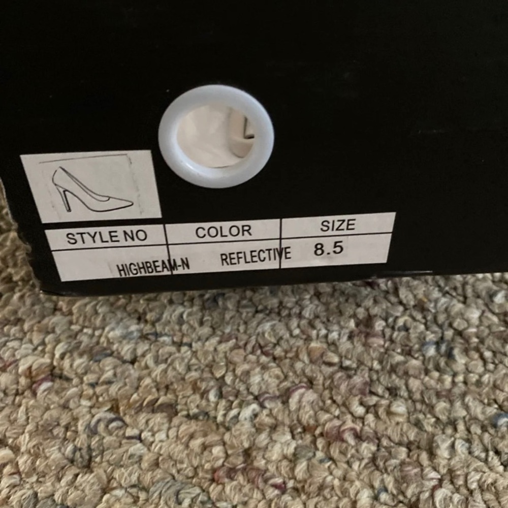 Heels - Picture 4 of 4
